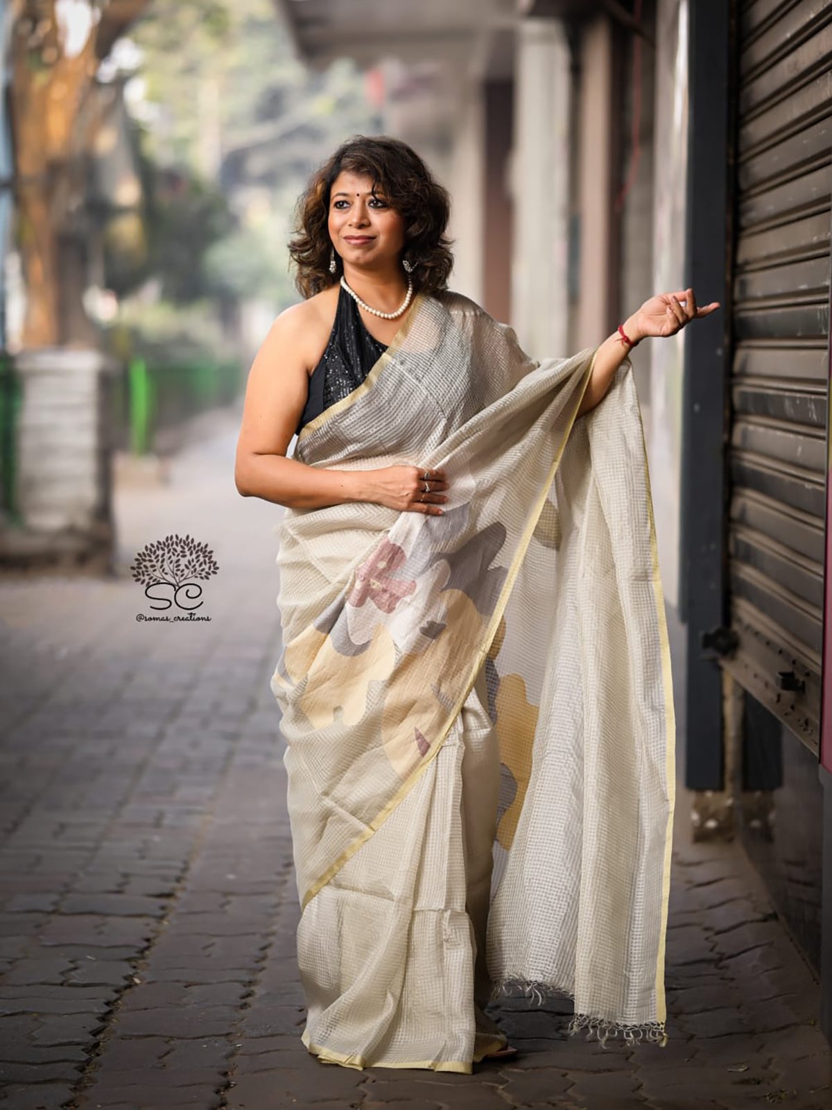 Gulnaar <span>(Exclusive Silk Jamdani)</span>