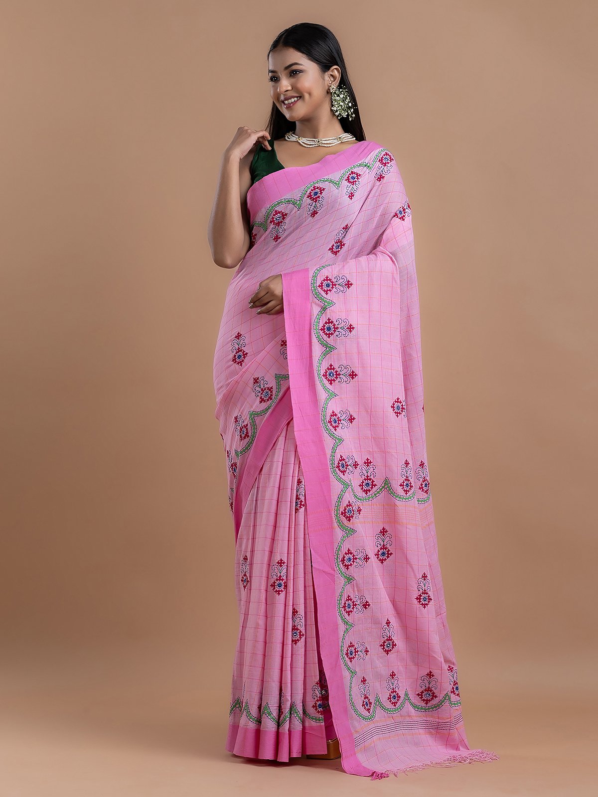 Gulabi Baag <span>(Hand Embroidered Dhonekhali)</span>